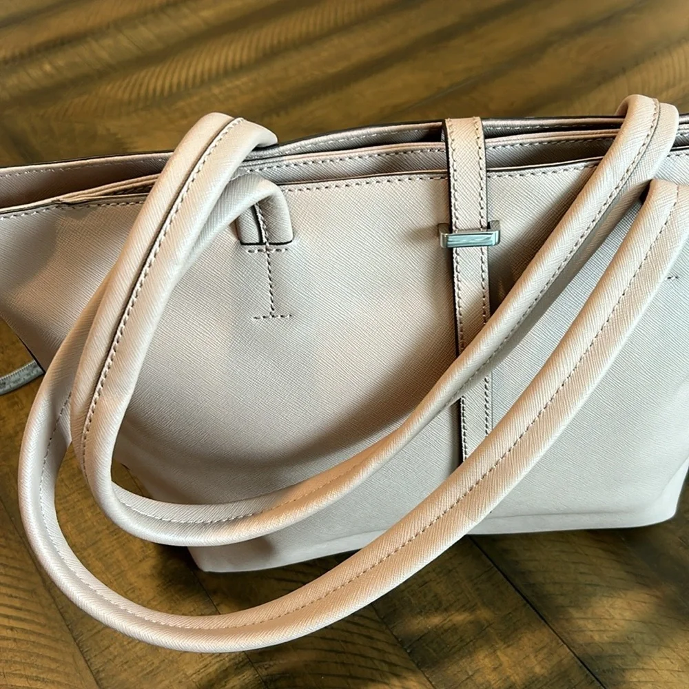 Vince Camuto Light Pink Lelia Tote - Picture 4 of 16